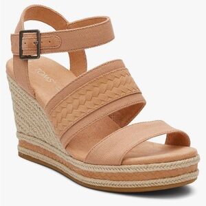 NEW TOM’s Madelyn Wedge Sandal. Sandy Beige. Size 7